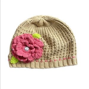 knitted hat with flowers